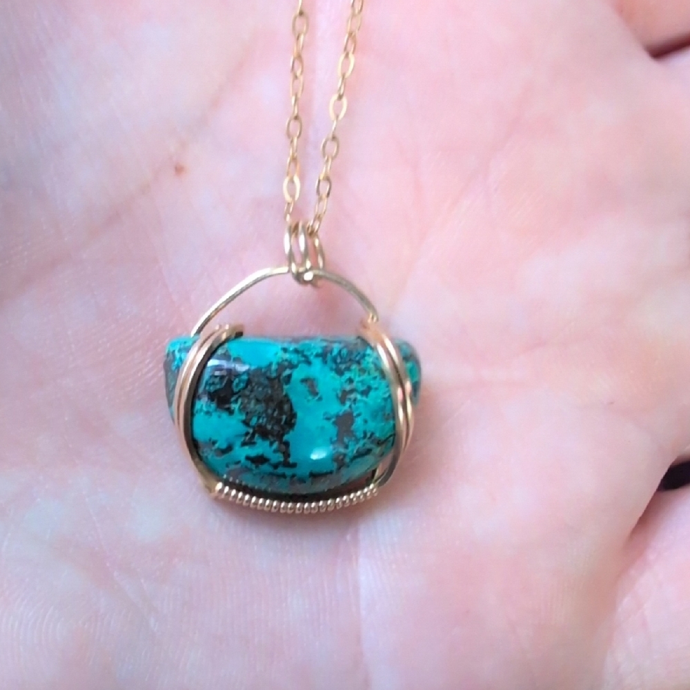 Chic Turquoise and Gold Necklace